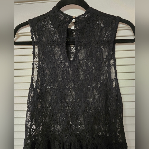 Black Lace Sheer Long Maxi Sleeveless Dress With Keyhole Detail Back - Picture 6 of 8